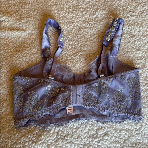 Victoria's Secret Lavender Lace Underwire Bra with Crystal Accents - Picture 3 of 4